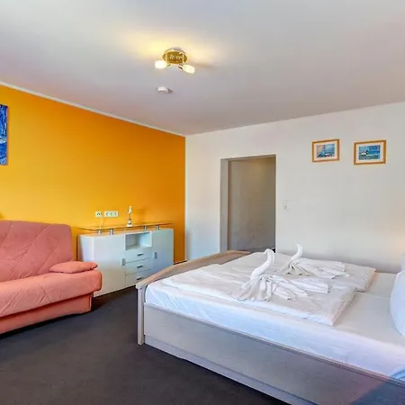Pension Zur Klause, Ferienzimmer 6 * הרינגסדורף